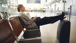 Flughafen: Wo muss ich mein Gepäck abgeben?